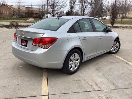 Silver Ice Metallic 2016 Chevrolet Cruze Limited LS