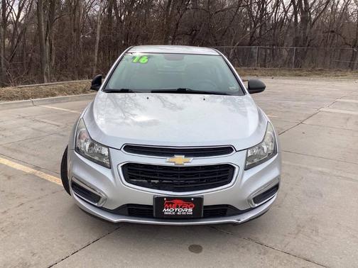 Silver Ice Metallic 2016 Chevrolet Cruze Limited LS