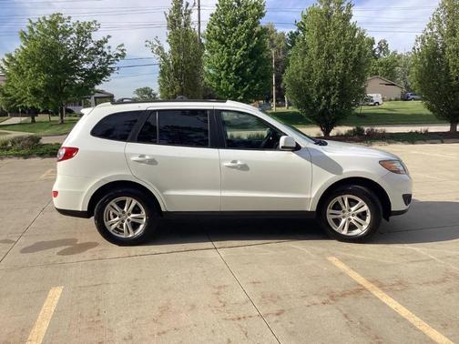 Frost White Pearl 2011 Hyundai SANTA FE SE