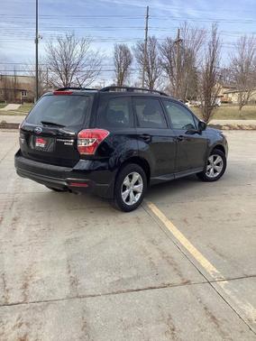 Crystal Black Silica 2015 Subaru Forester 2.5i
