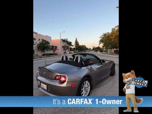 Gold 2005 BMW Z4 2.5i Roadster