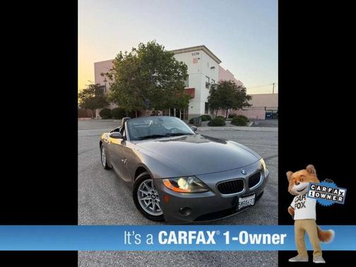 Gold 2005 BMW Z4 2.5i Roadster