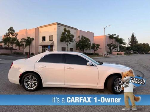 Bright White Clearcoat 2021 Chrysler 300 Touring