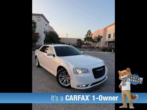 Bright White Clearcoat 2021 Chrysler 300 Touring