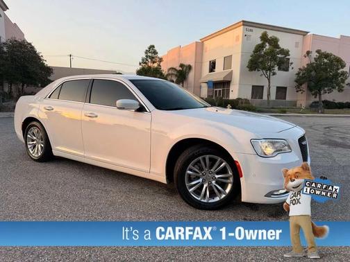 Bright White Clearcoat 2021 Chrysler 300 Touring