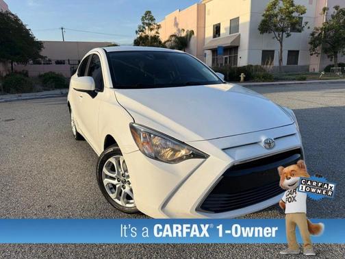 Frost 2017 Toyota Yaris iA Base