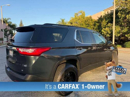Graphite Metallic 2020 Chevrolet Traverse LT Cloth