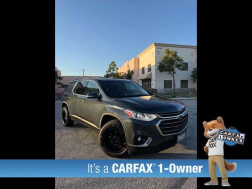 Graphite Metallic 2020 Chevrolet Traverse LT Cloth