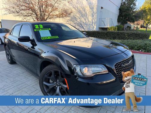 2023 Chrysler 300 Touring