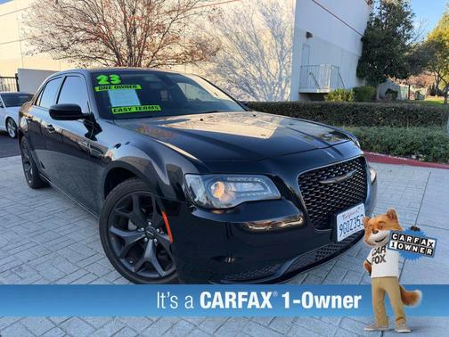 2023 Chrysler 300 Touring