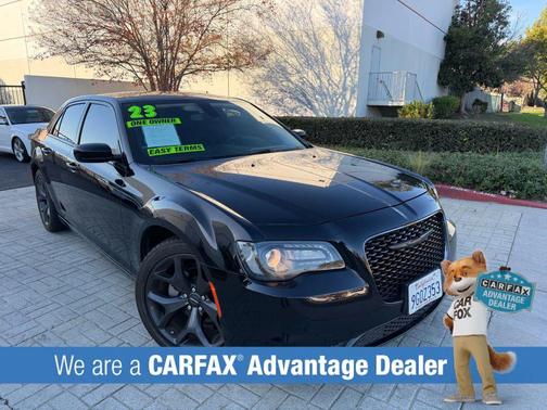 2023 Chrysler 300 Touring