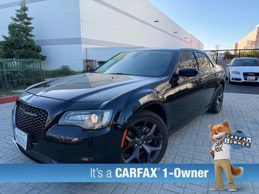 2023 Chrysler 300 Touring