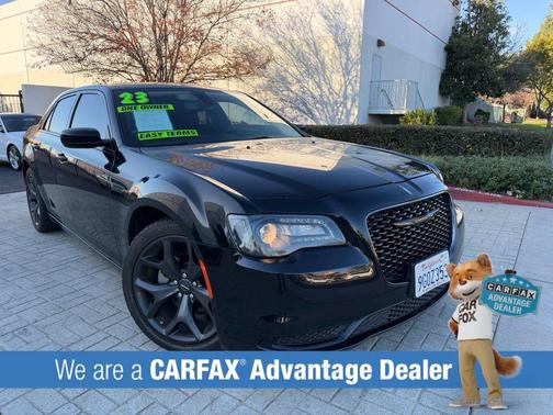 2023 Chrysler 300 Touring