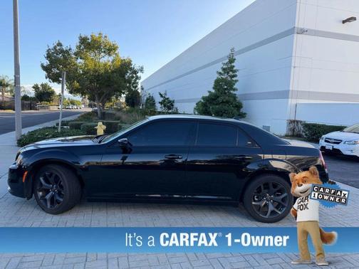 2023 Chrysler 300 Touring