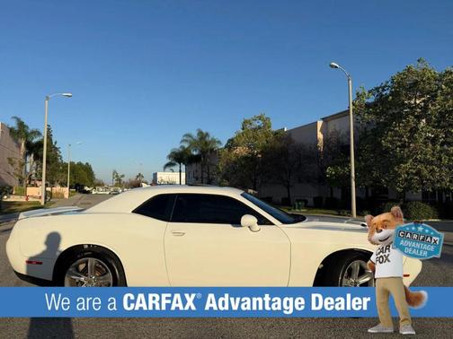 White Knuckle Clearcoat 2018 Dodge Challenger SXT