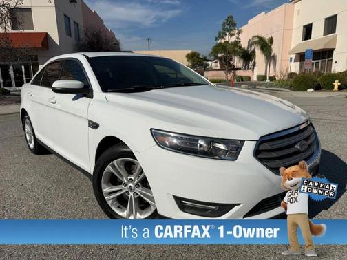 White 2018 Ford Taurus SEL