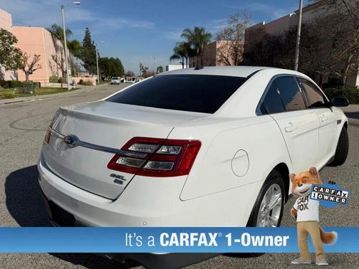 White 2018 Ford Taurus SEL