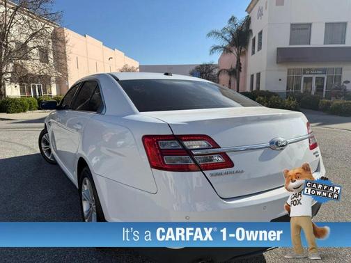 White 2018 Ford Taurus SEL