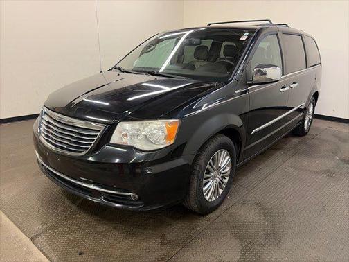2013 Chrysler Town & Country Touring-L