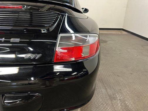 2002 Porsche 911 Carrera 4
