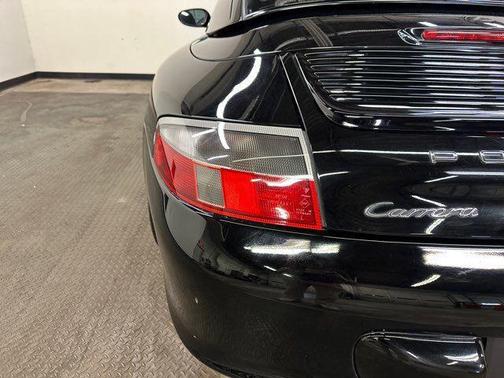 2002 Porsche 911 Carrera 4