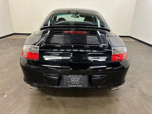 2002 Porsche 911 Carrera 4