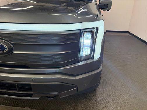 2022 Ford F-150 Lightning LARIAT