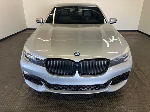 2017 BMW 740 740i