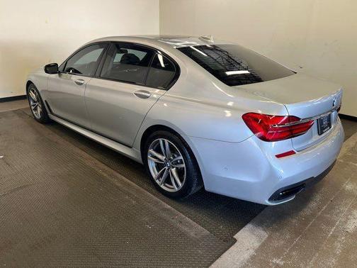 2017 BMW 740 740i