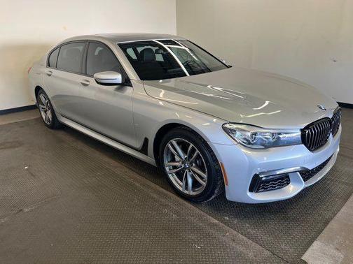 2017 BMW 740 740i