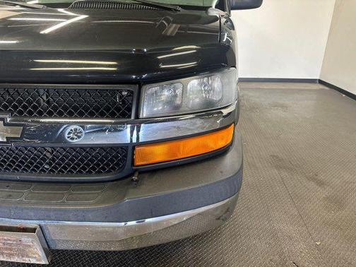 2003 Chevrolet Express 1500 Base