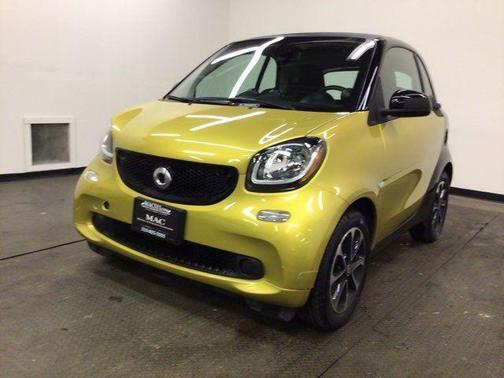 Photo 4 of 27 of 2016 smart ForTwo Passion