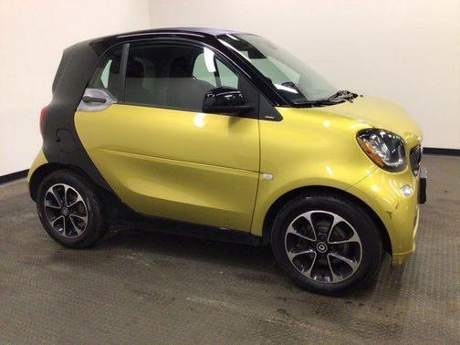 Photo 1 of 27 of 2016 smart ForTwo Passion