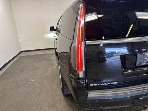 2016 Cadillac Escalade ESV Platinum