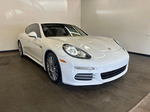 2014 Porsche Panamera 4