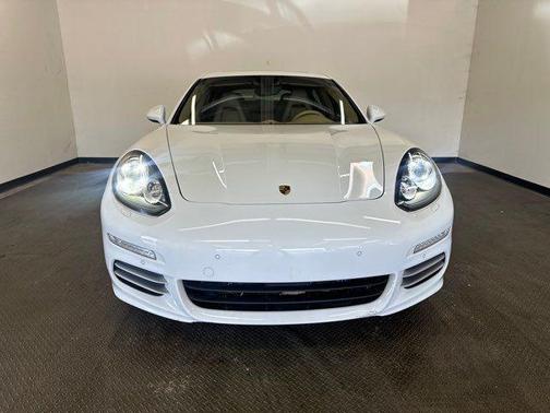 2014 Porsche Panamera 4