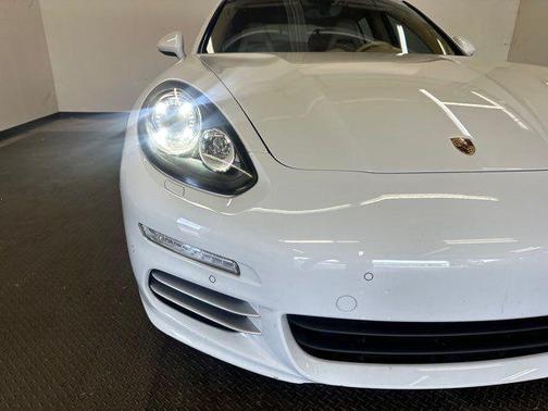 2014 Porsche Panamera 4