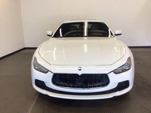 Bianco 2016 Maserati Ghibli S