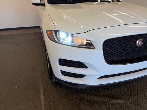 2019 Jaguar F-PACE 25t Premium