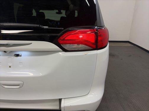 2021 Chrysler Voyager LXI