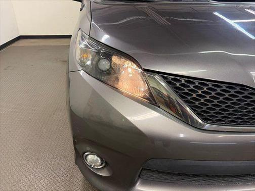 2011 Toyota Sienna SE