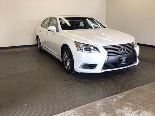 White 2016 Lexus LS 460 Base