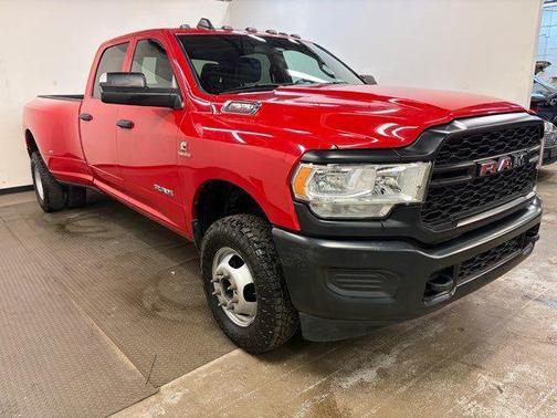 2022 RAM 3500 Tradesman Crew Cab 4x4 8' Box