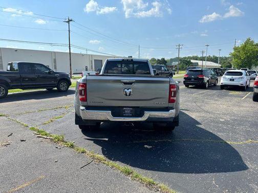 2019 RAM 3500 Laramie Crew Cab 4x4 8' Box