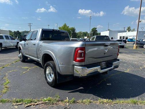 2019 RAM 3500 Laramie Crew Cab 4x4 8' Box
