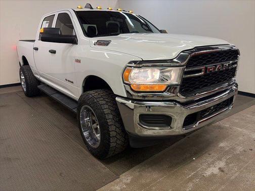 2021 RAM 2500 Tradesman Crew Cab 4x4 6'4' Box