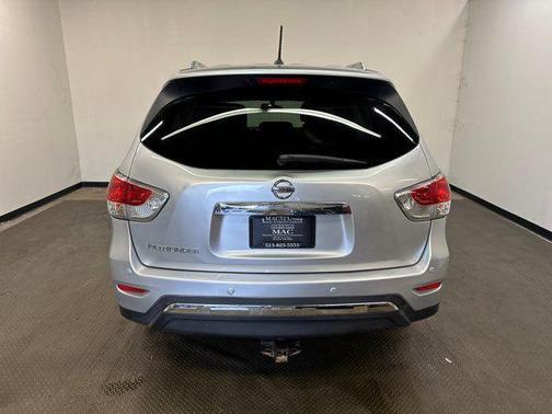 2016 Nissan Pathfinder SV