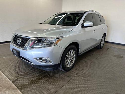 2016 Nissan Pathfinder SV