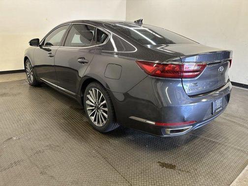 2018 Kia Cadenza Premium