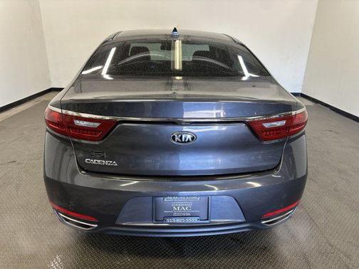 2018 Kia Cadenza Premium